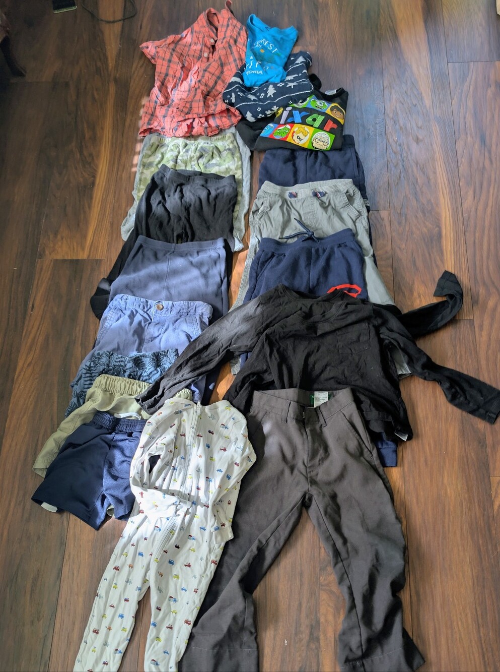 Boy's 4-6t Clothing Lot 19 Pieces